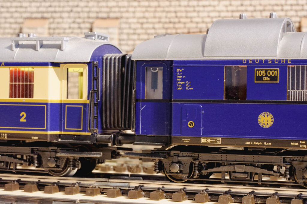 Maerklin 4228 Wagenset Rheingold DRG 8