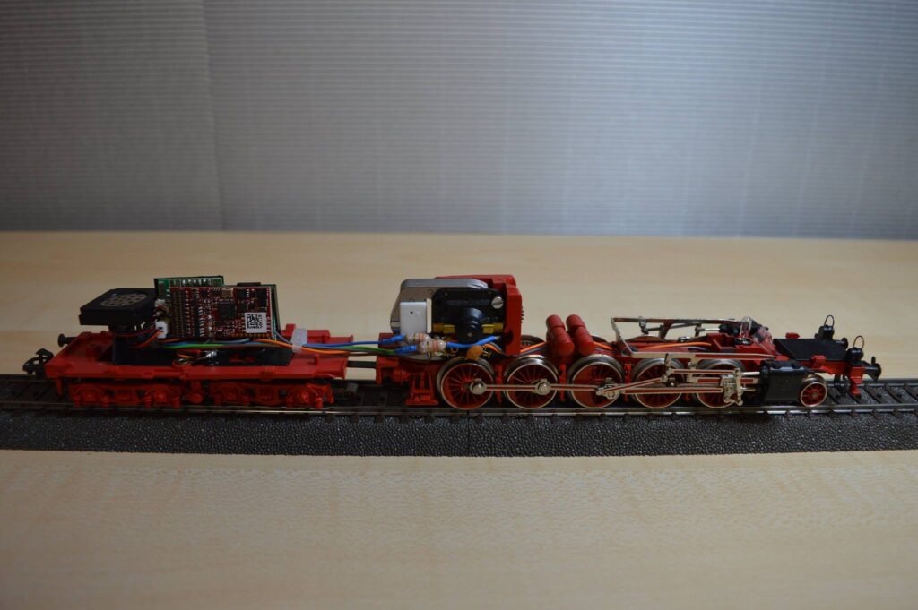 Umbau Maerklin 3084.2 BR050 082 7 1