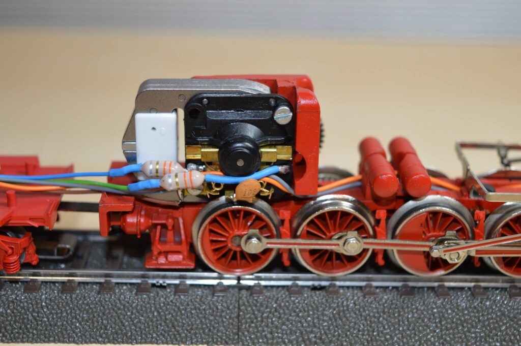 Umbau Maerklin 3084.2 BR050 082 7 3