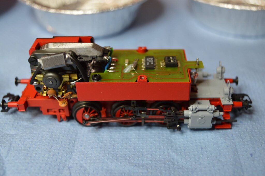 Umbau Maerklin 33043 BR80 003 4