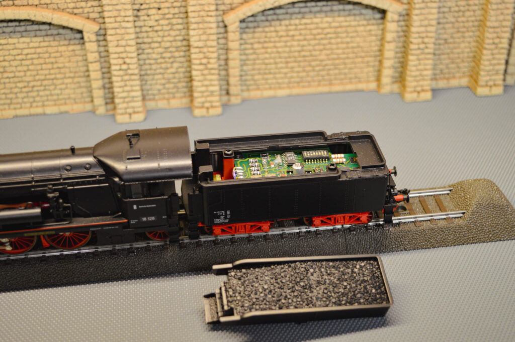 Umbau Maerklin 3711 BR18 128 2