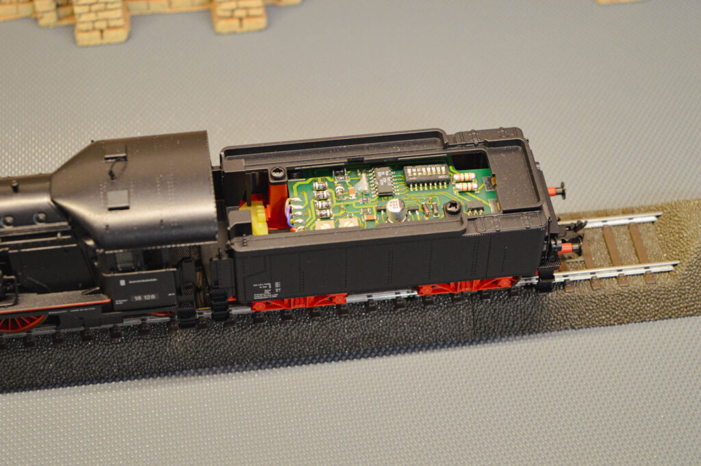 Umbau Maerklin 3711 BR18 128 3