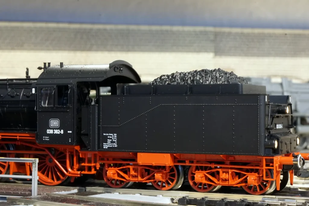 Fleischmann 931168 BR038 382-8 (5)