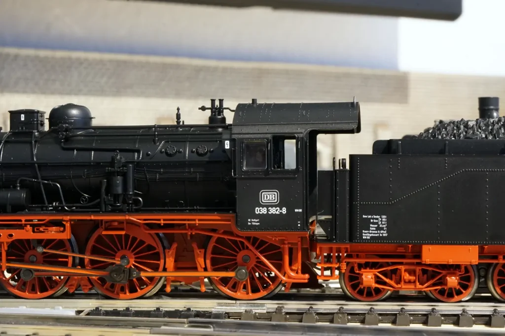 Fleischmann 931168 BR038 382-8 (6)