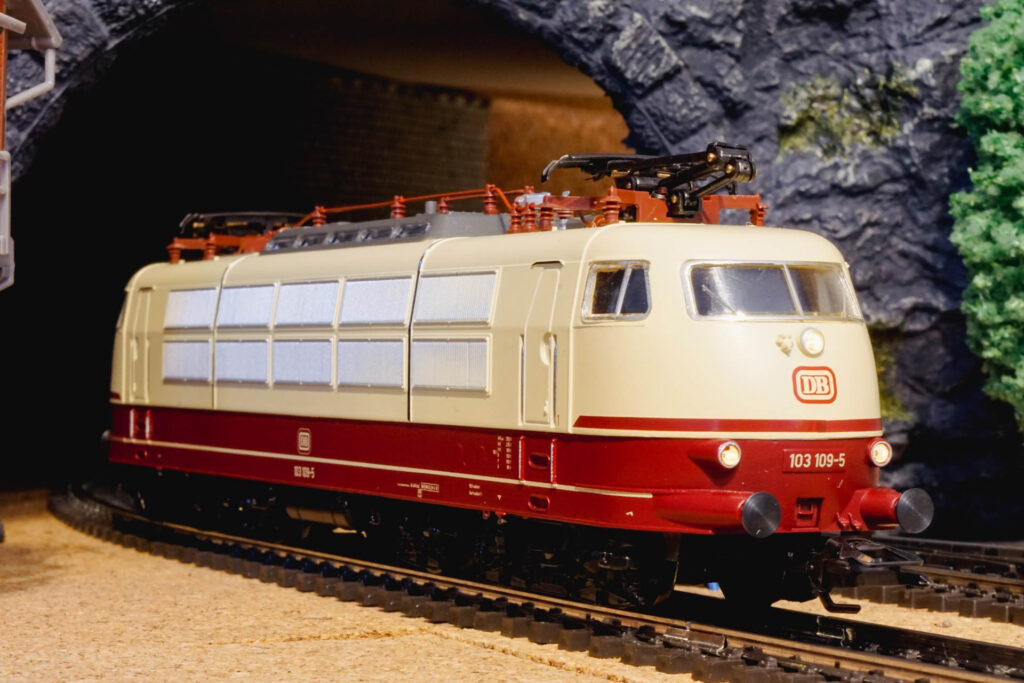 Maerklin 3357 103 105 9 DB 1