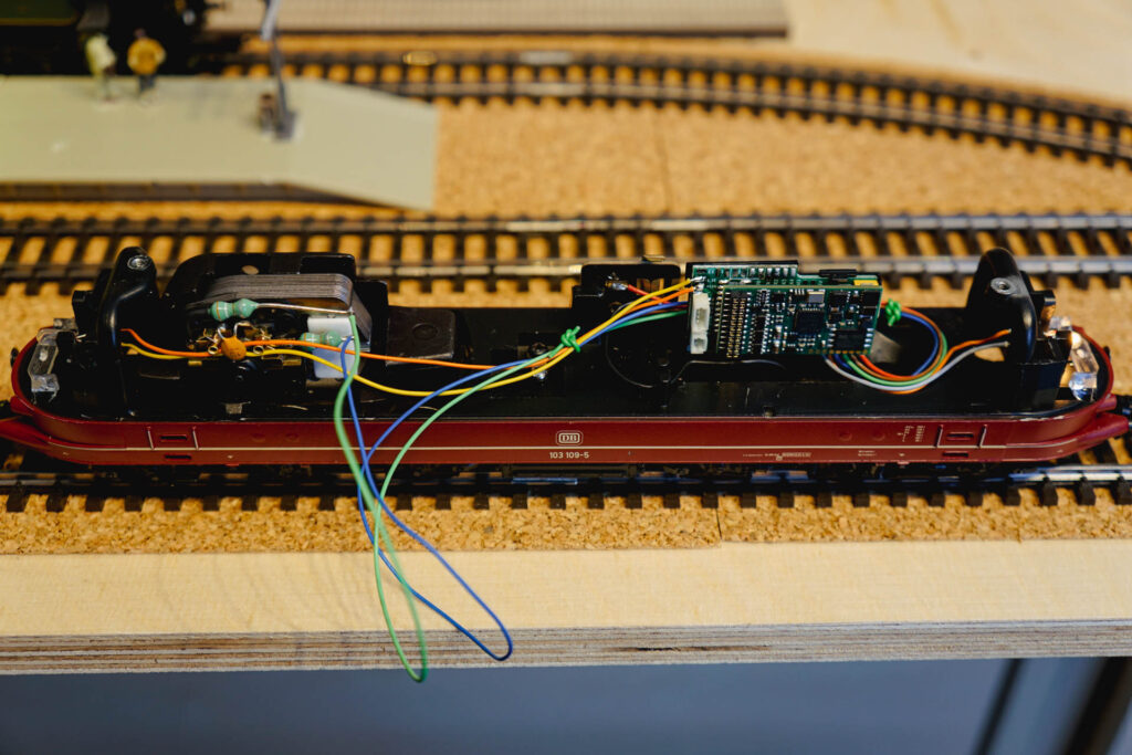 Umbau Maerklin 3357 103 105 9 DB 16