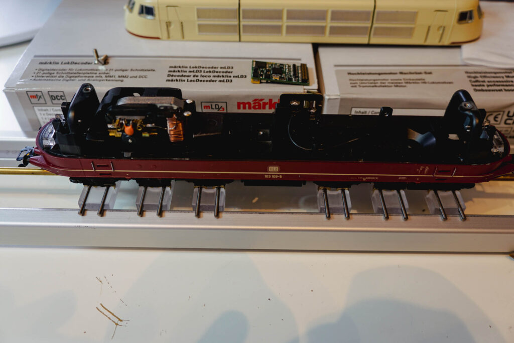 Umbau Maerklin 3357 103 105 9 DB 5