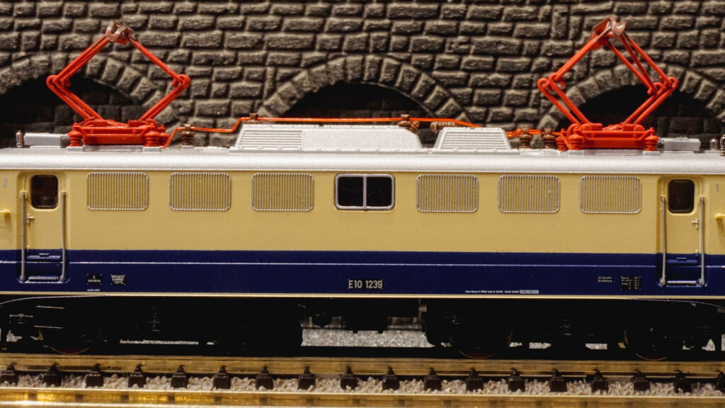 Fleischmann 733672 E10 1239 DB 8