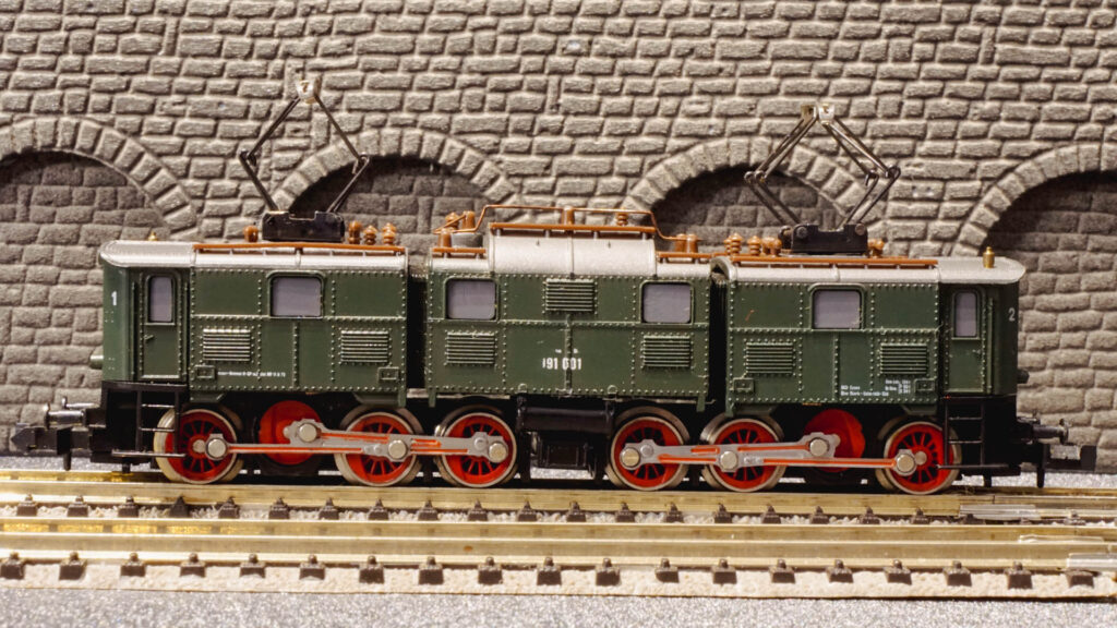 Roco 23230 BR191 001 7 DB 3