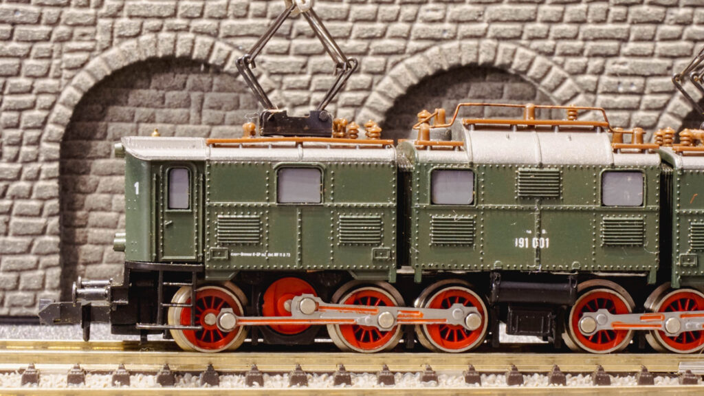Roco 23230 BR191 001 7 DB 4