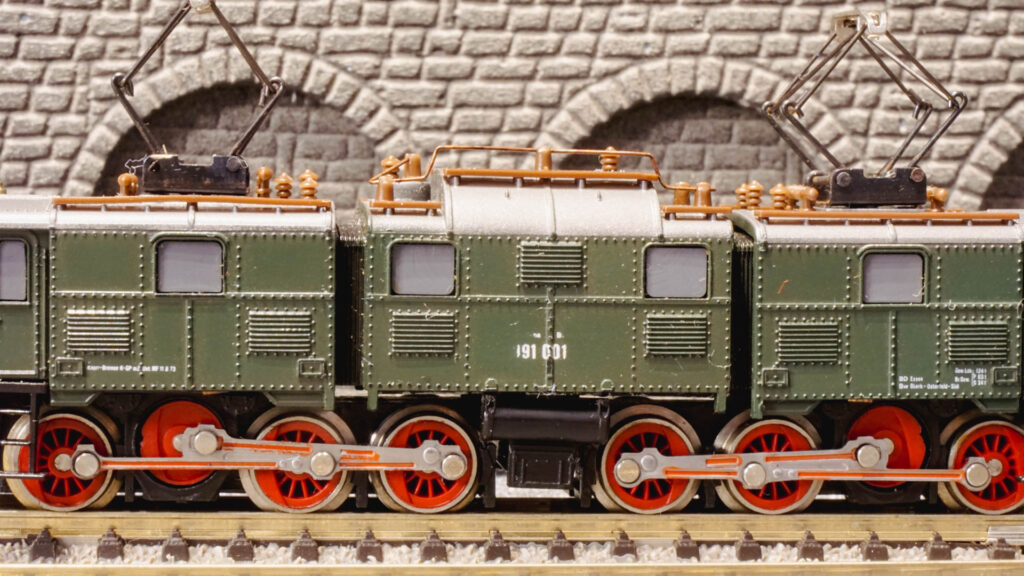 Roco 23230 BR191 001 7 DB 5