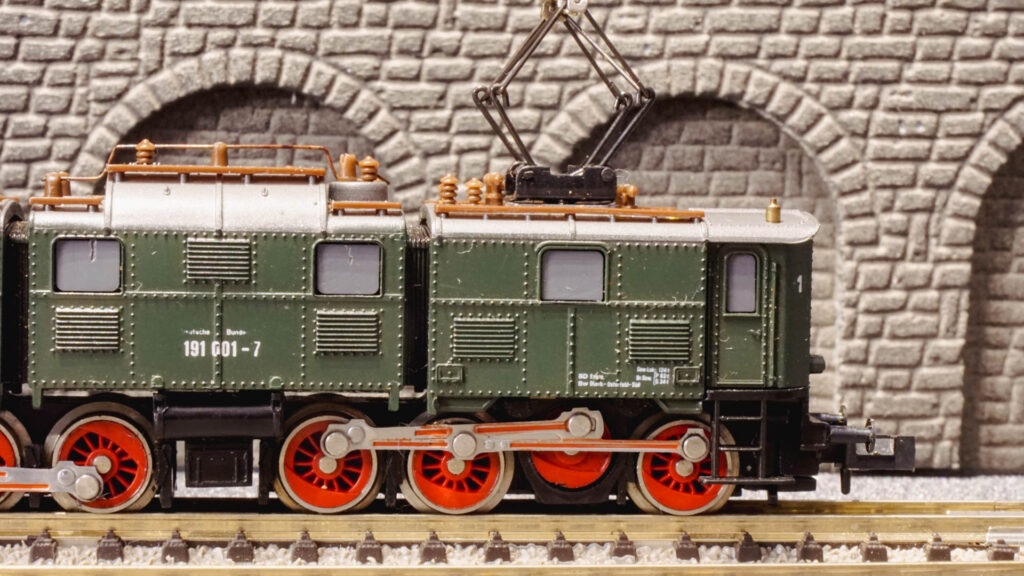 Roco 23230 BR191 001 7 DB 9