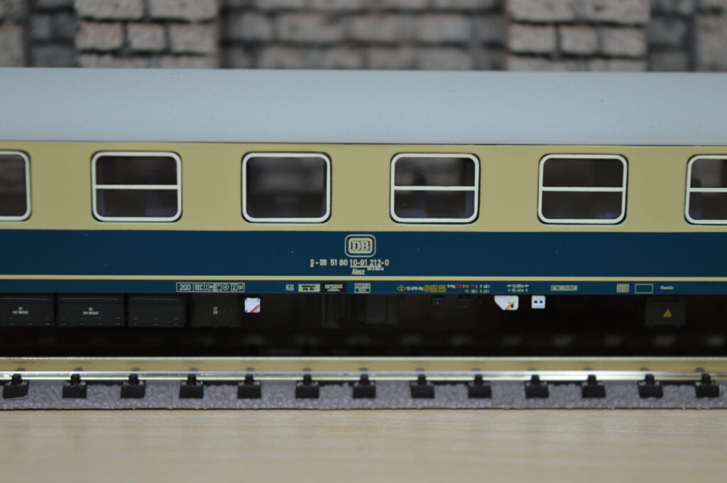 Trix 15377 Schnellzug Wagenset IC 2401 6 scaled