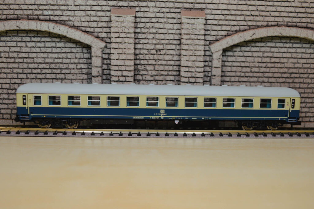 Trix 15379 Schnellzug Wagenset IC 2401 1
