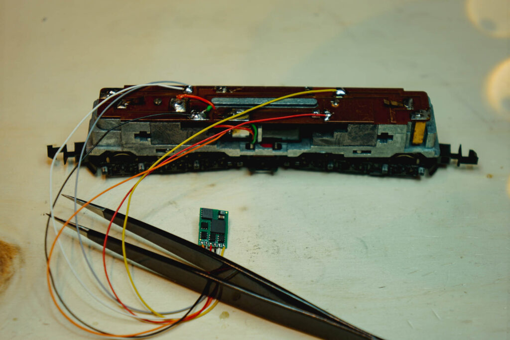 Umbau Minitrix 51 2056 00 BR151 025 4 DB 11