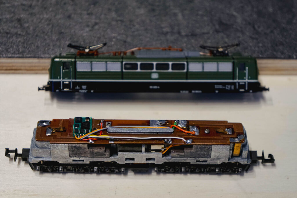Umbau Minitrix 51 2056 00 BR151 025 4 DB 12