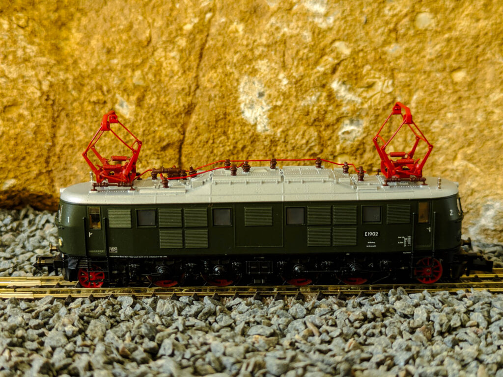 Fleischmann 731905 E19 02 DB (2)