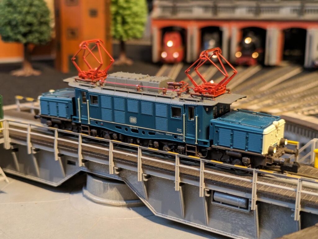 Fleischmann 7395 BR194 178-0 DB (1)