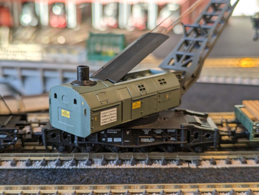 Fleischmann 8599 90 Tonnen Kranzug (7)