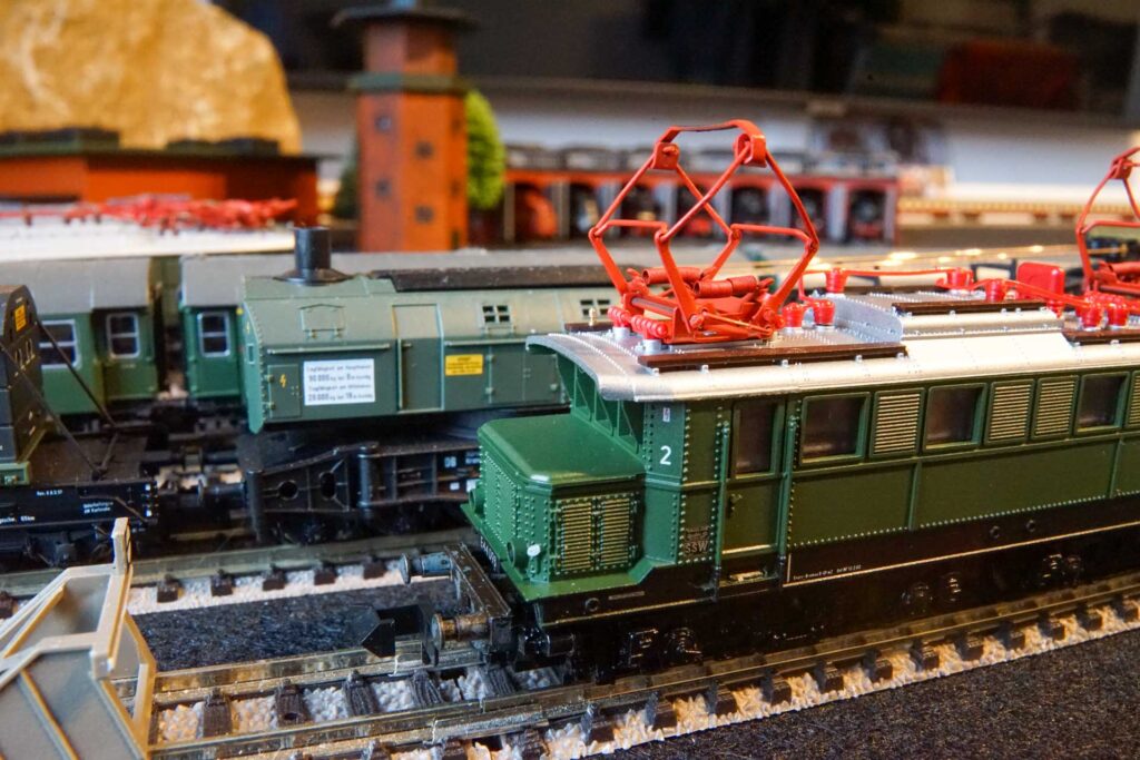 Minitrix 12521 E44 098 DB (4)