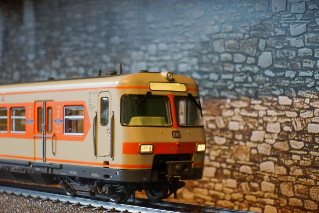 Trix 22620 BR 420 S-Bahn Triebzug DB (2)