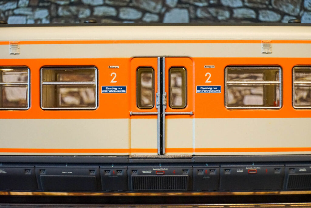 Trix 22620 BR 420 S-Bahn Triebzug DB (5)