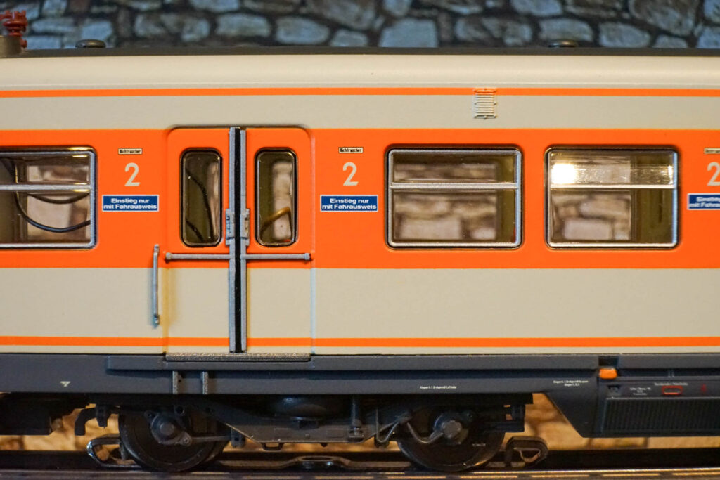 Trix 22620 BR 420 S-Bahn Triebzug DB (6)