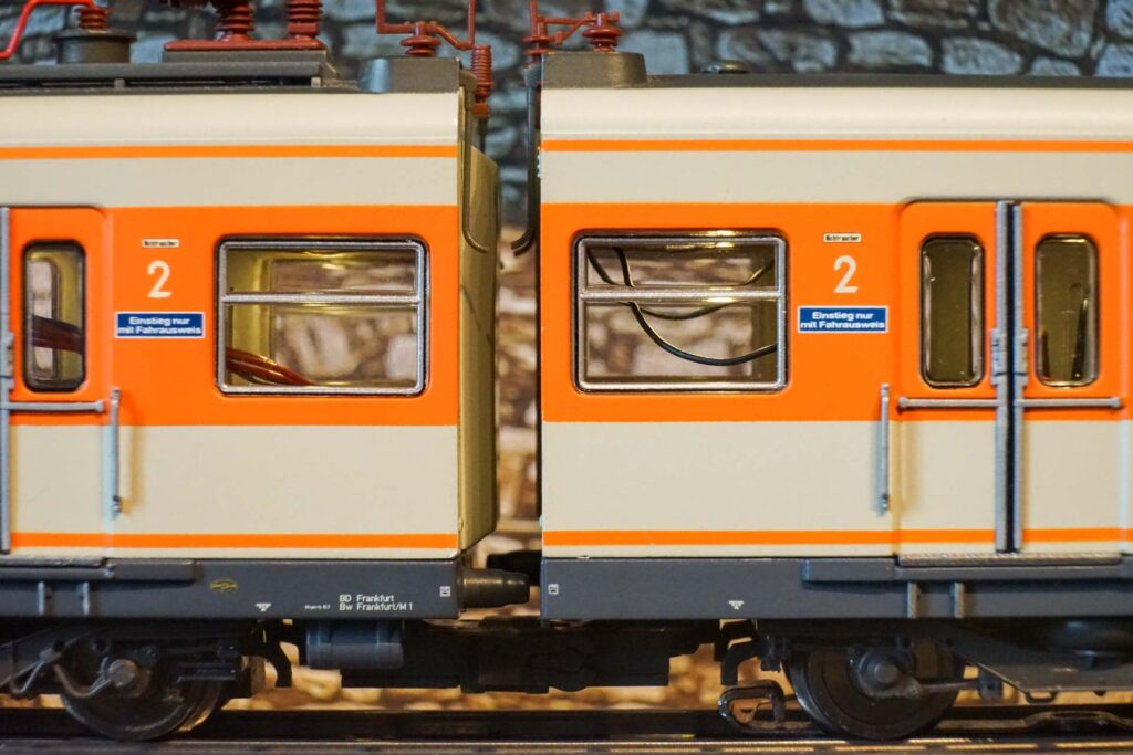 Trix 22620 BR 420 S-Bahn Triebzug DB (7)