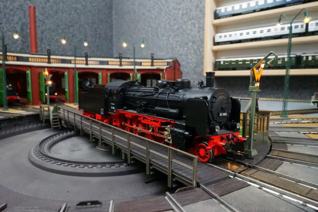 Fleischmann DC 4162-93 DB 38 3865 (1)