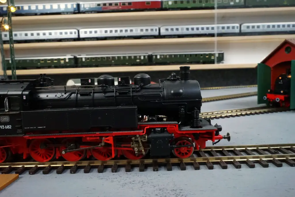 Roco DC 43320 DB 93 682 (5)