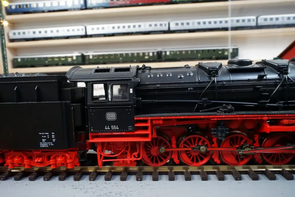 Roco DC 63243 DB 44 554 (6)